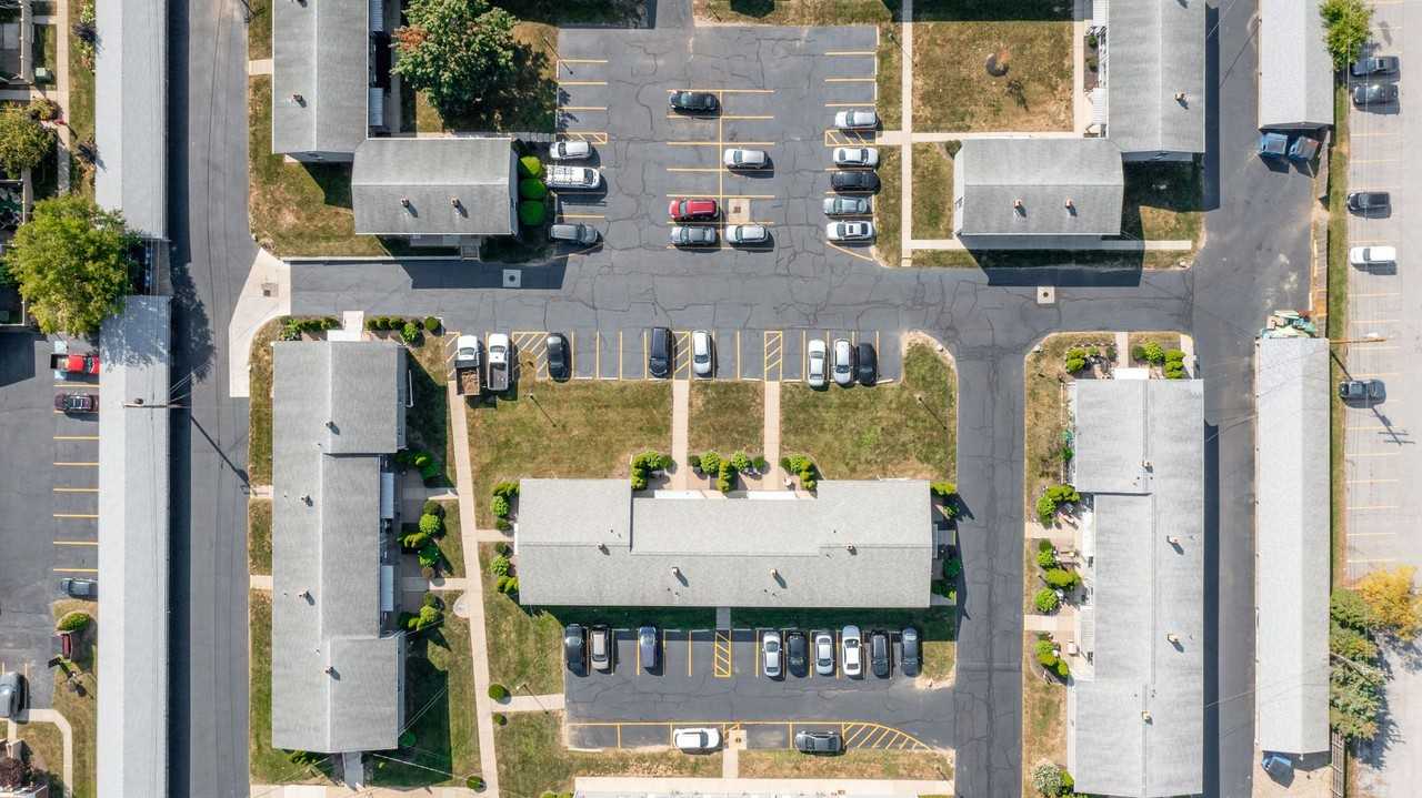 Mentor Mall Village - Photo 6 of 50