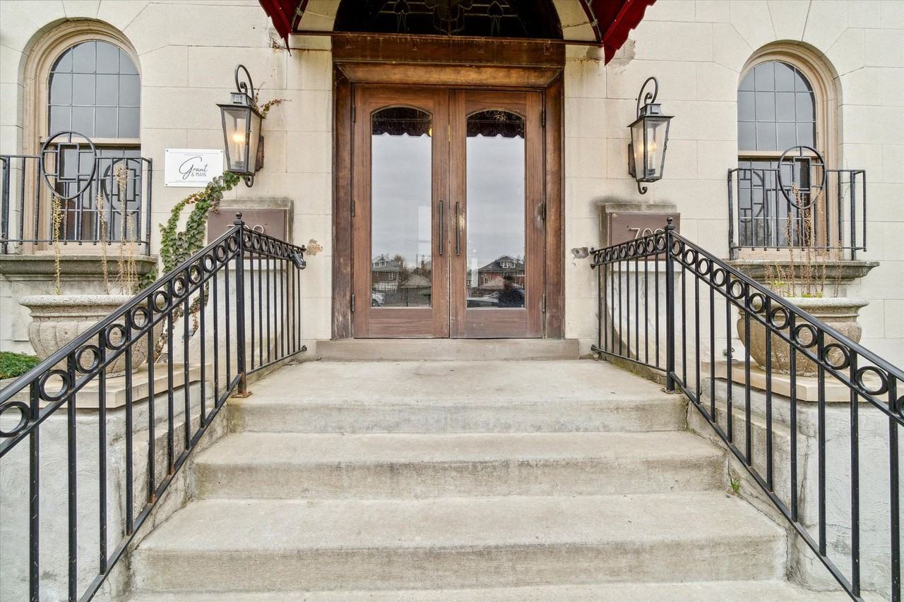 709 Hazelwood - FDR - Photo 5 of 27