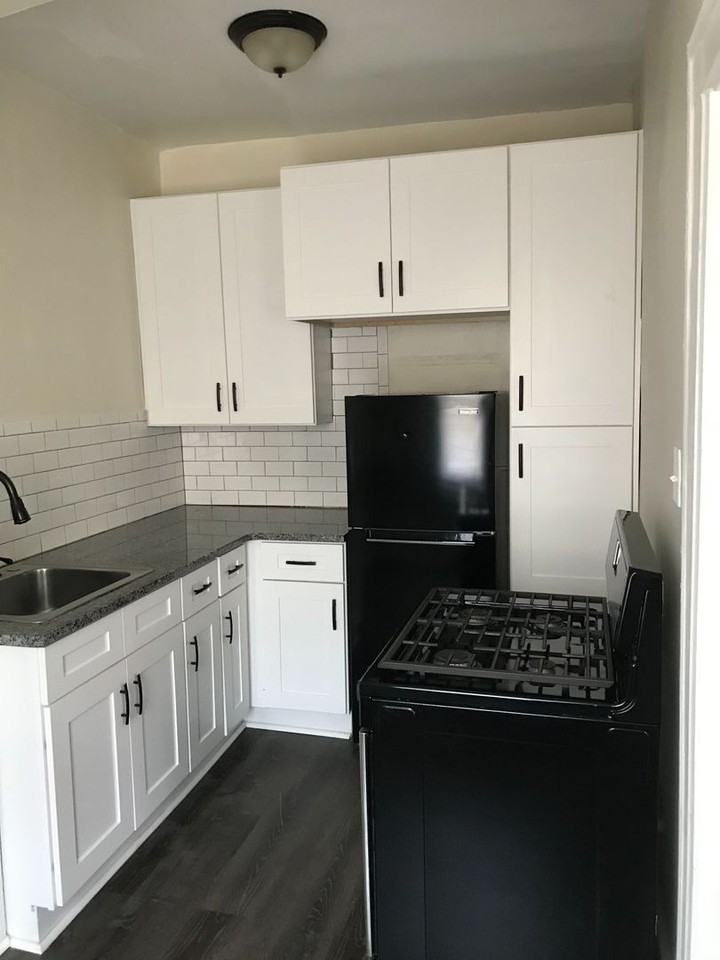 709 Hazelwood - FDR - Photo 2 of 8