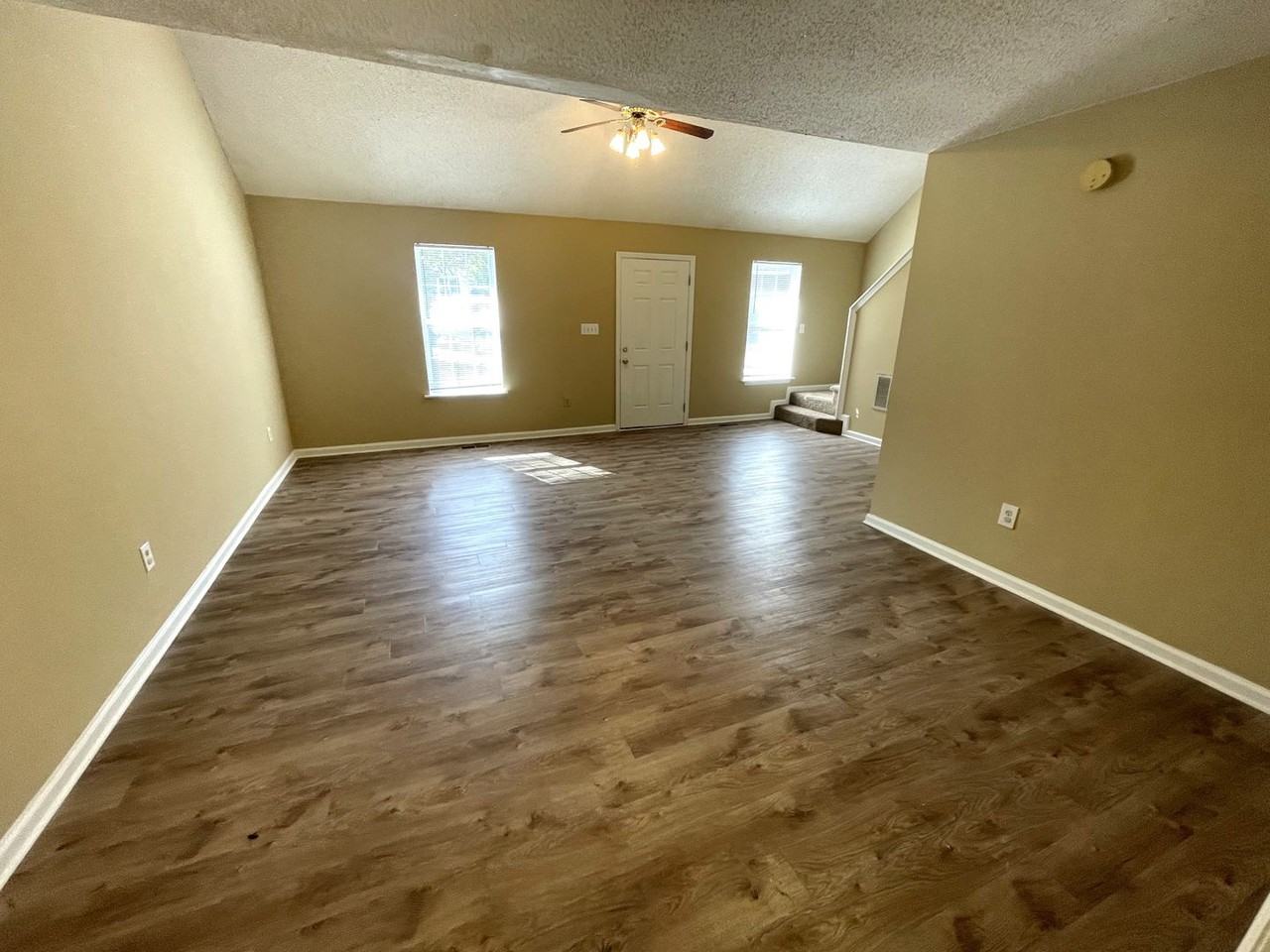 CHERRY HILLS CT - 1024 - Photo 3 of 11