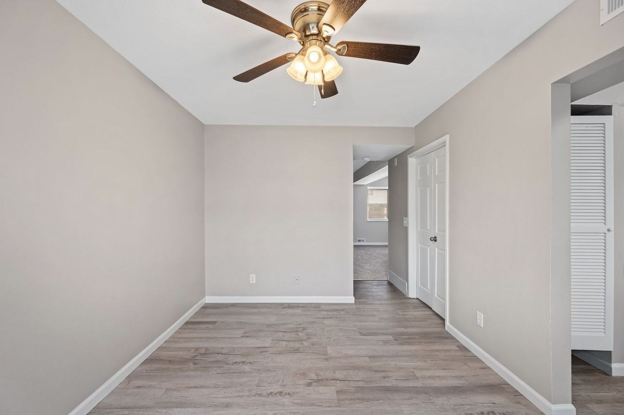 Village Square Townhomes - Photo 7 of 37