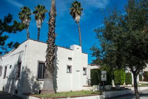 featured image of 1109 N Lake Ave