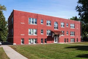 featured image of 905 5th St N