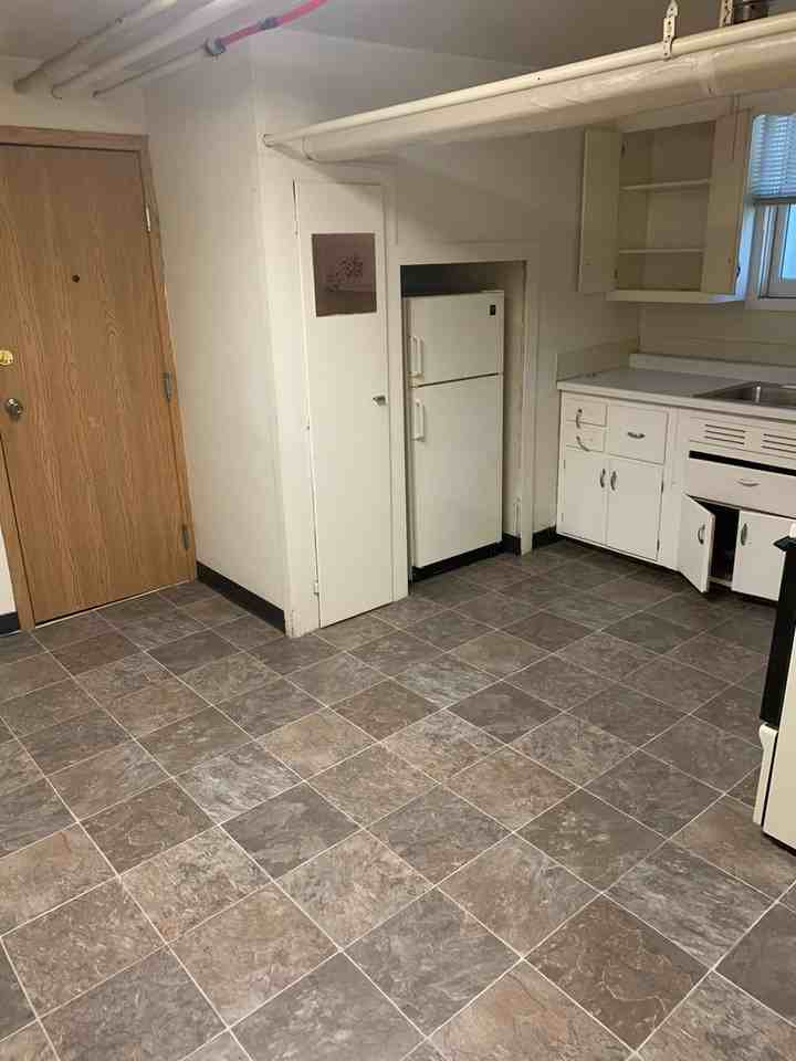 Stratford Apartments - Photo 7 of 11