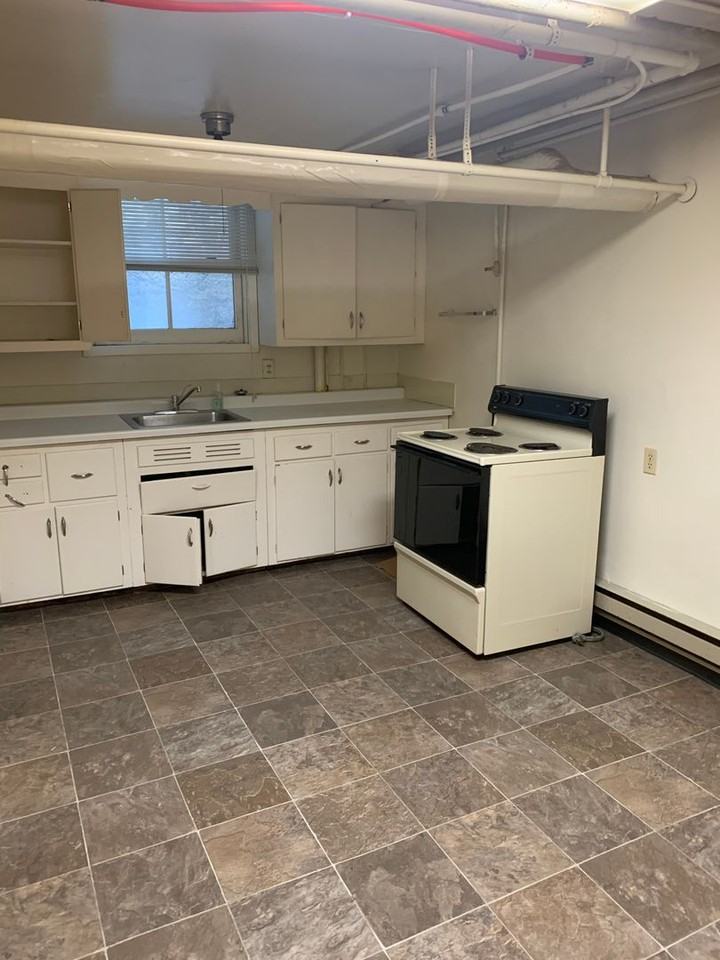 Stratford Apartments - Photo 6 of 11