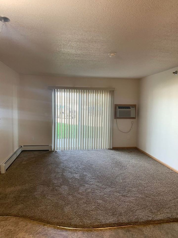 Westport Apartments - Photo 5 of 26