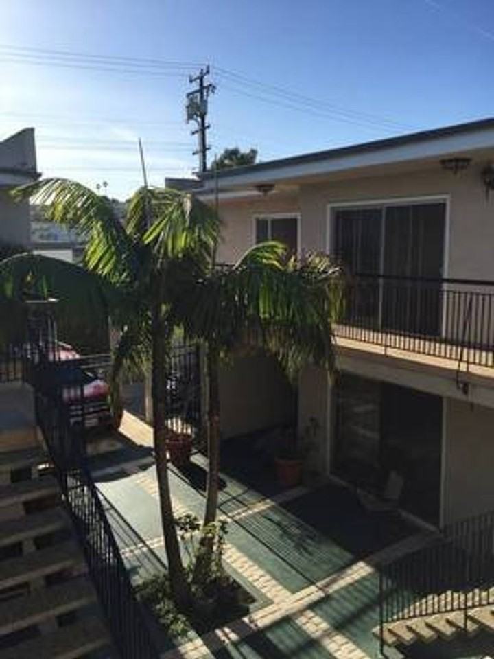 1860 9th Street - Photo 3 of 28