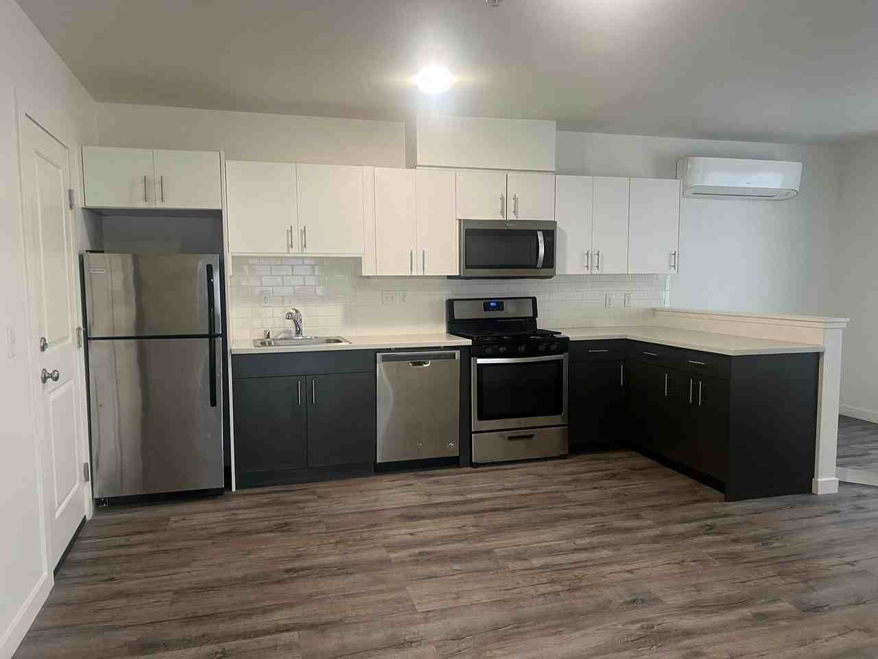 Columbia Uptown, LLC - Photo 4 of 11