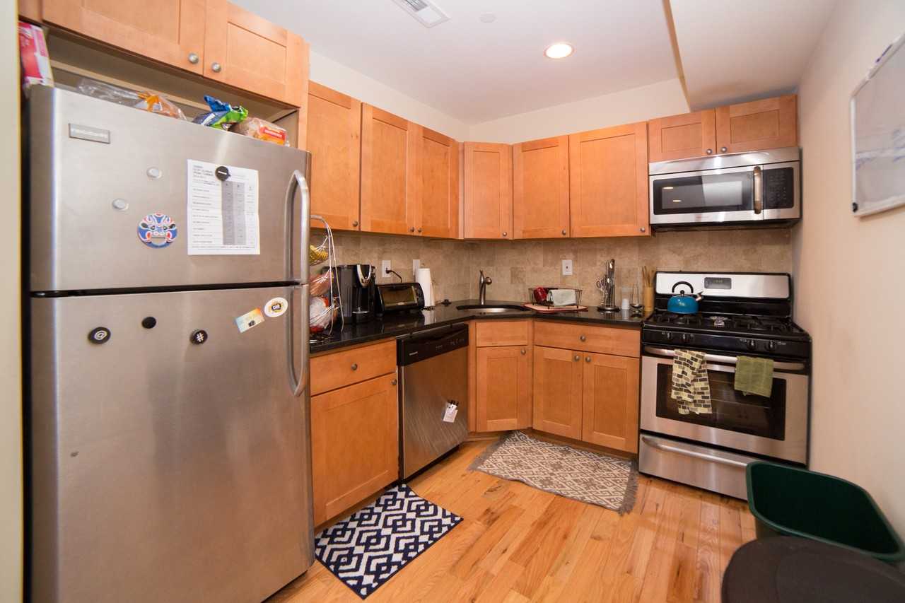 3222 Spring Garden - Photo 6 of 20