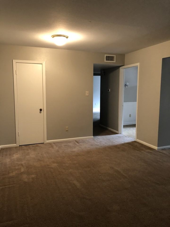 818 University Red brick - Photo 2 of 7