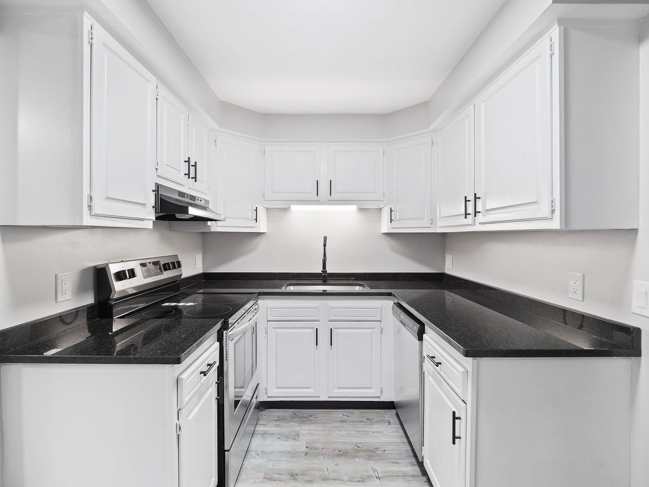 Sycamore Square - Photo 2 of 50