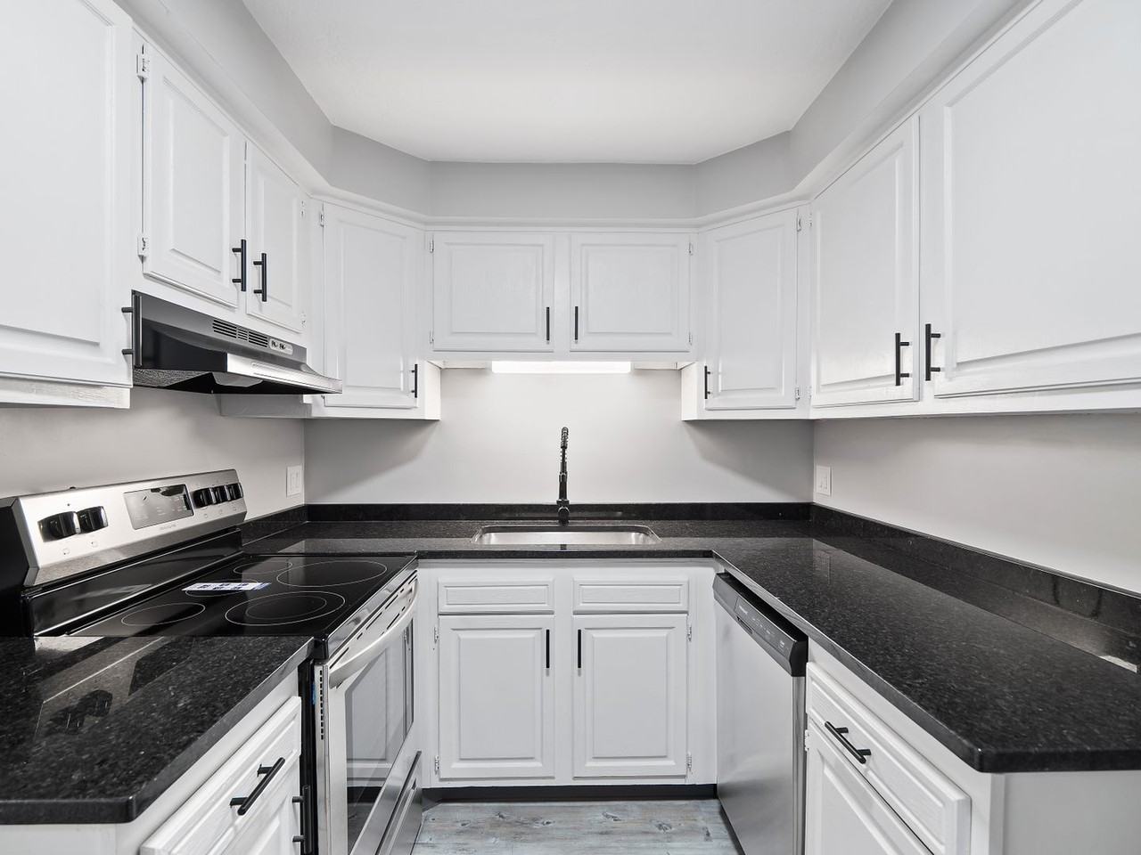 Sycamore Square - Photo 3 of 50