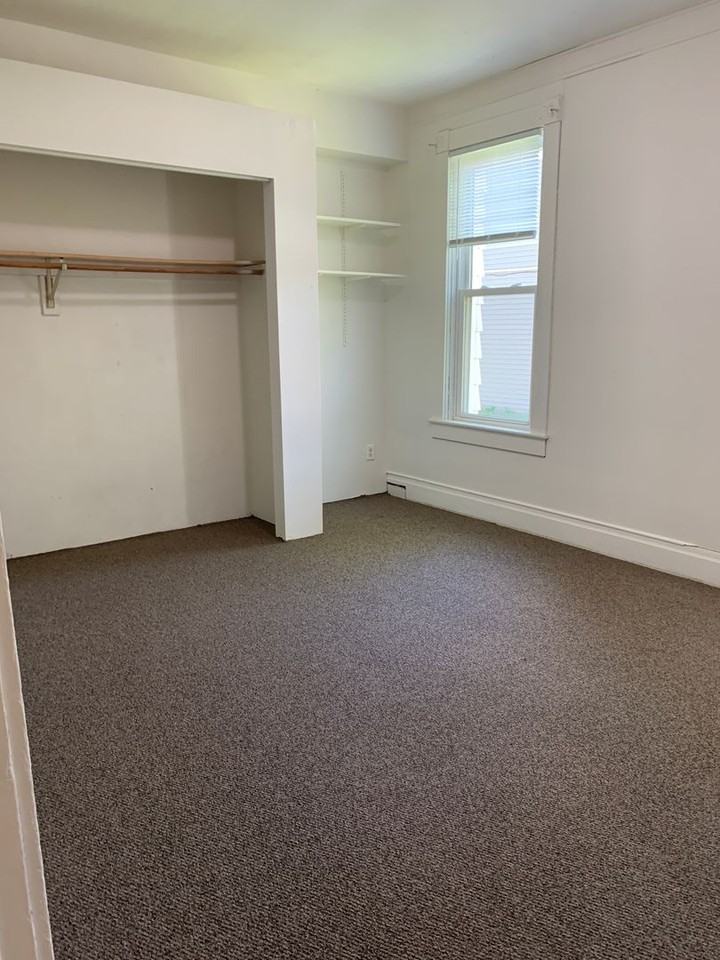 721 6th Ave South - Photo 4 of 6