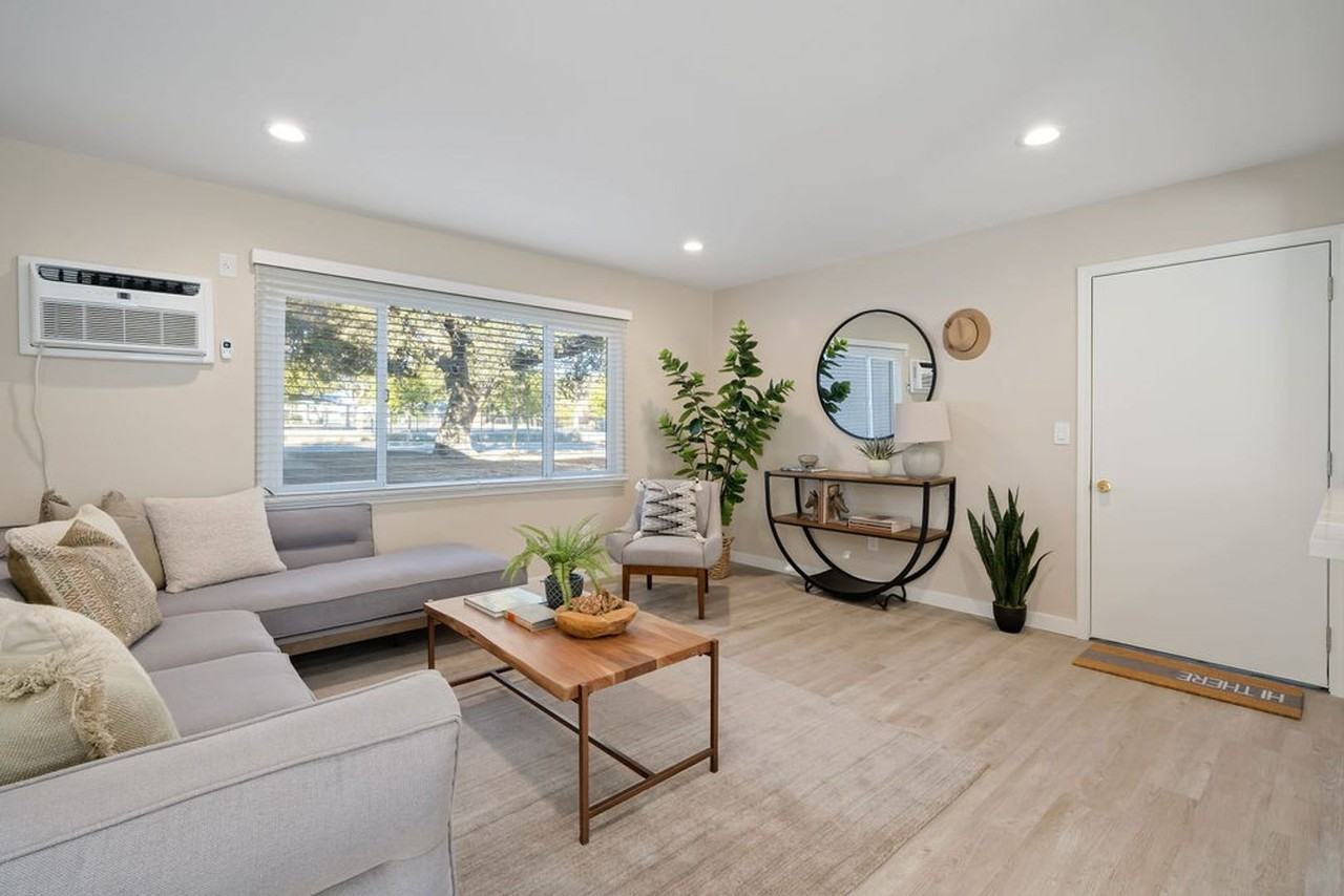 240 Spring Street - Photo 4 of 42