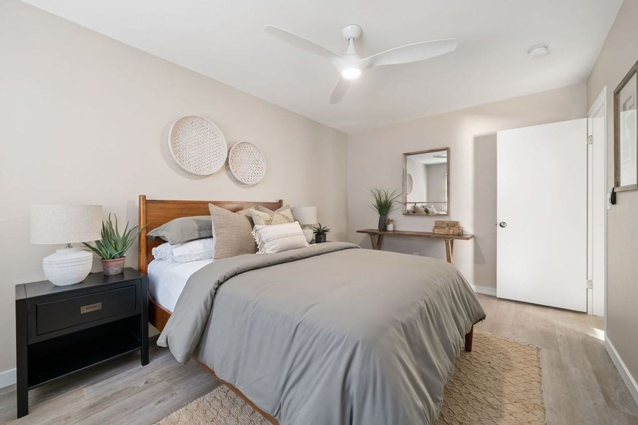 240 Spring Street - Photo 4 of 21