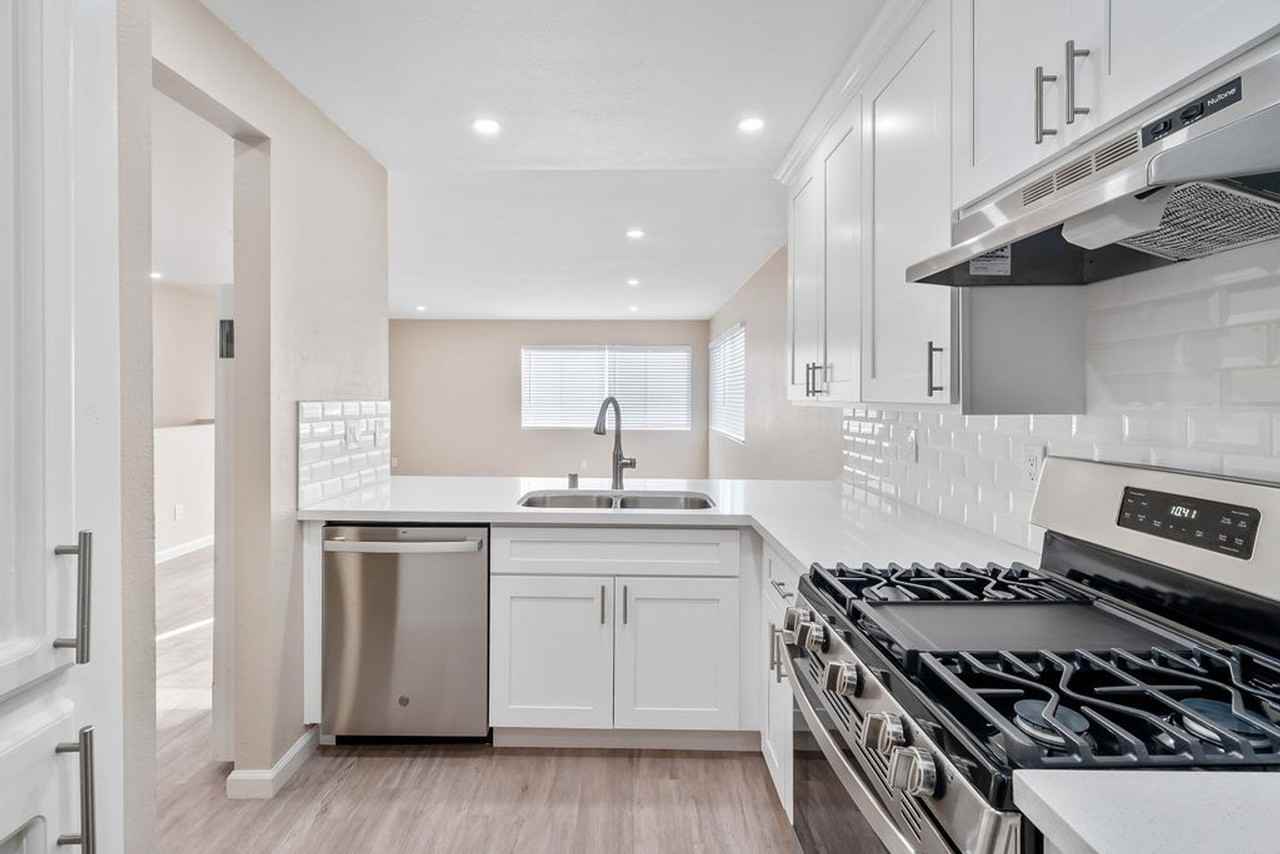 251 S 16th Street - Photo 2 of 18
