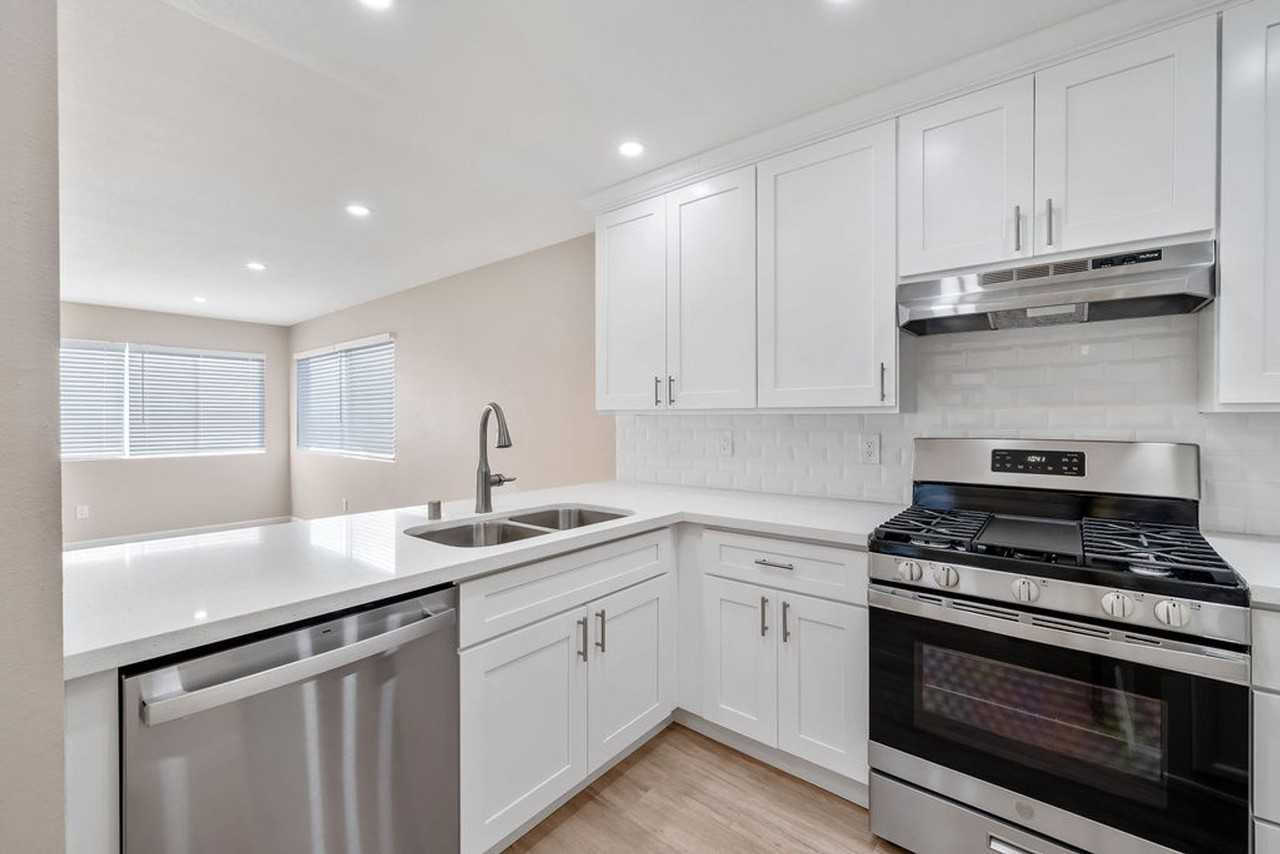 251 S 16th Street - Photo 6 of 18