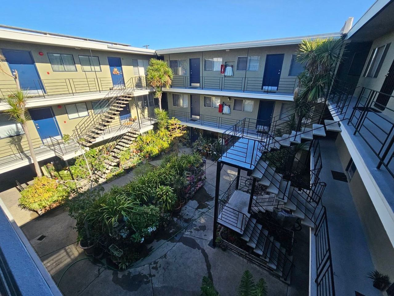 1706 8th Ave, Oakland - Photo 2 of 12