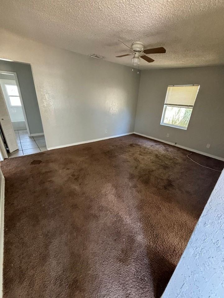 2511 10th Ave S - Photo 2 of 8