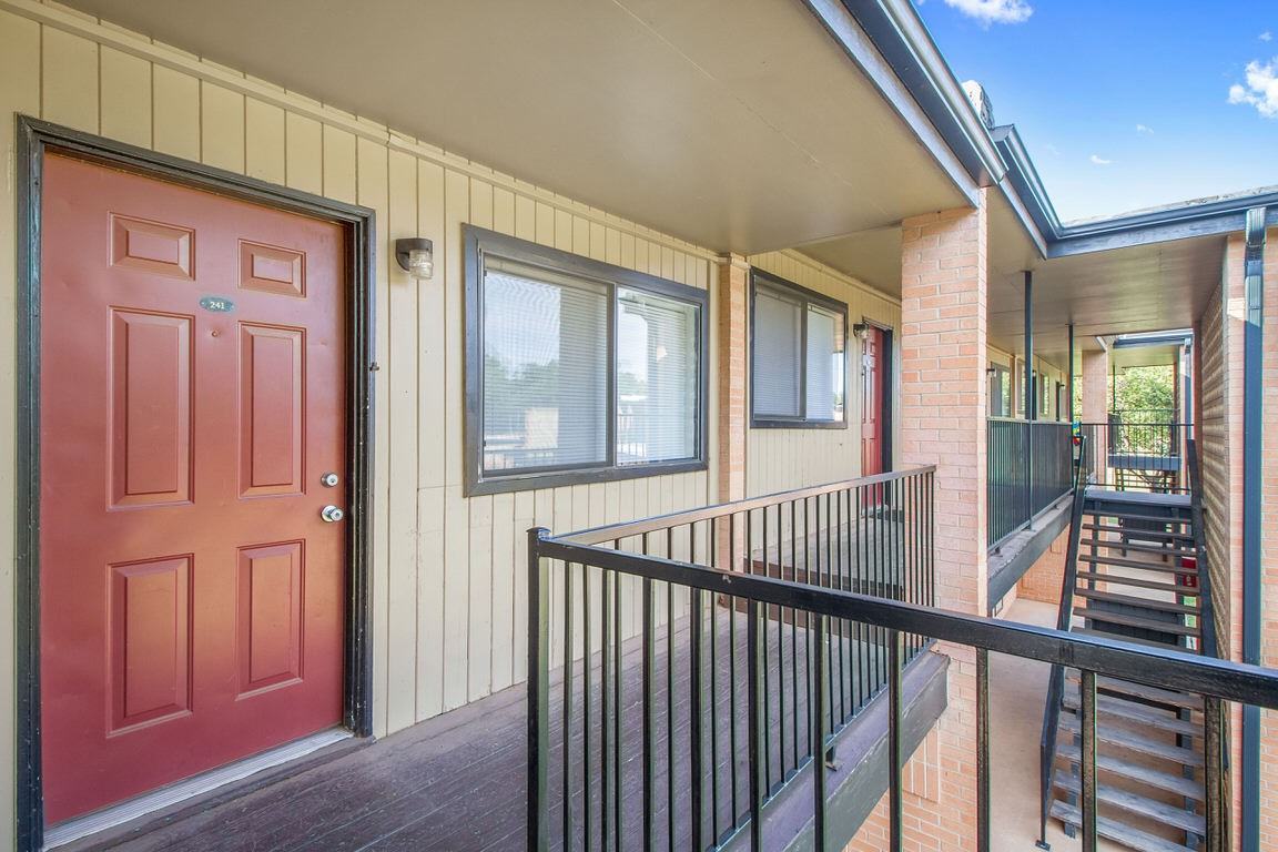 Woodland Hills - Photo 6 of 14