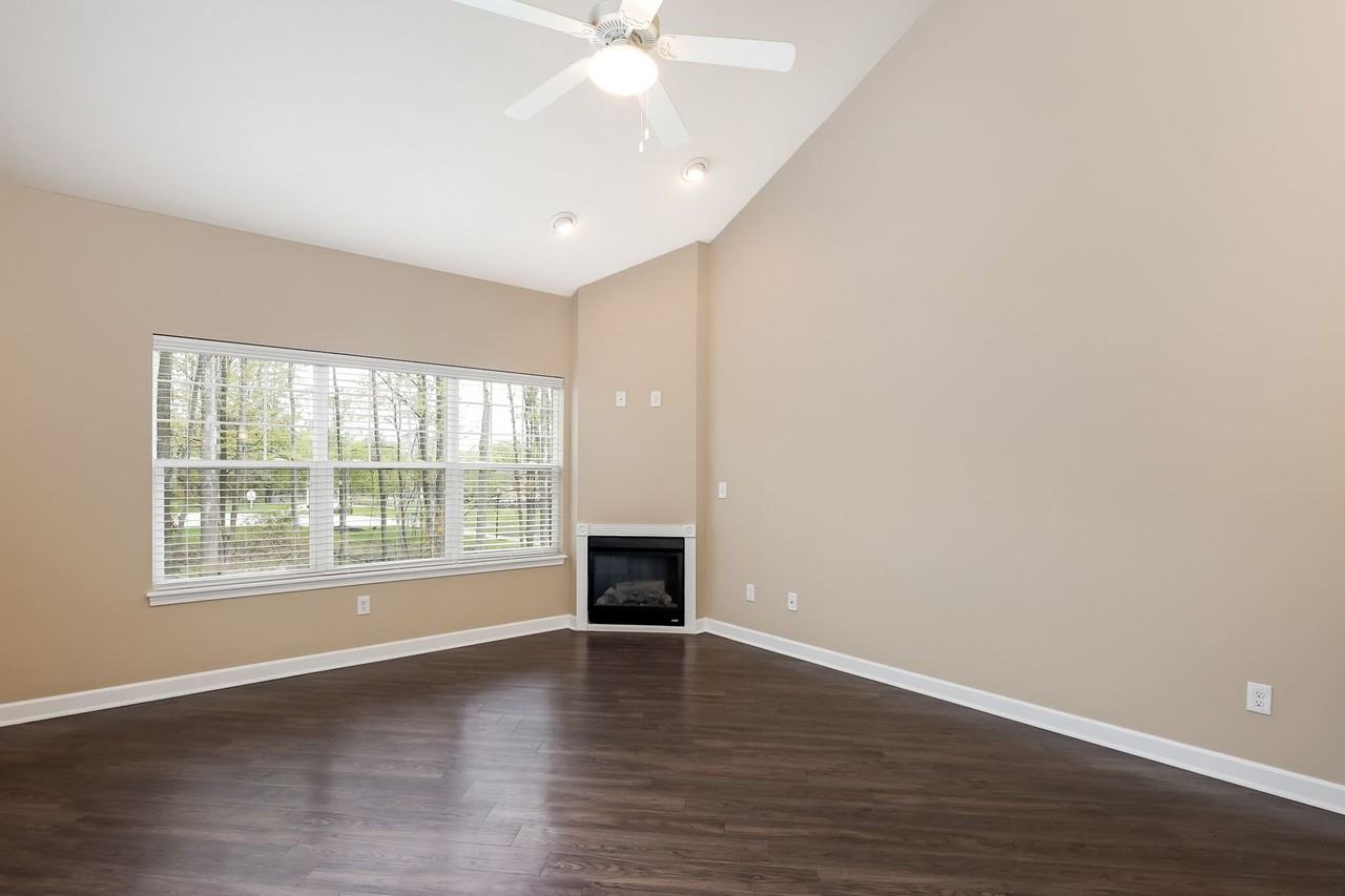 The Villas of Fox Hollow - Photo 7 of 50