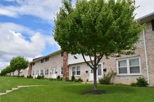 featured image of 2535 Halsted Rd