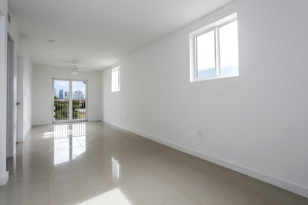 14 Thirty Partners LLC - Photo 3 of 9