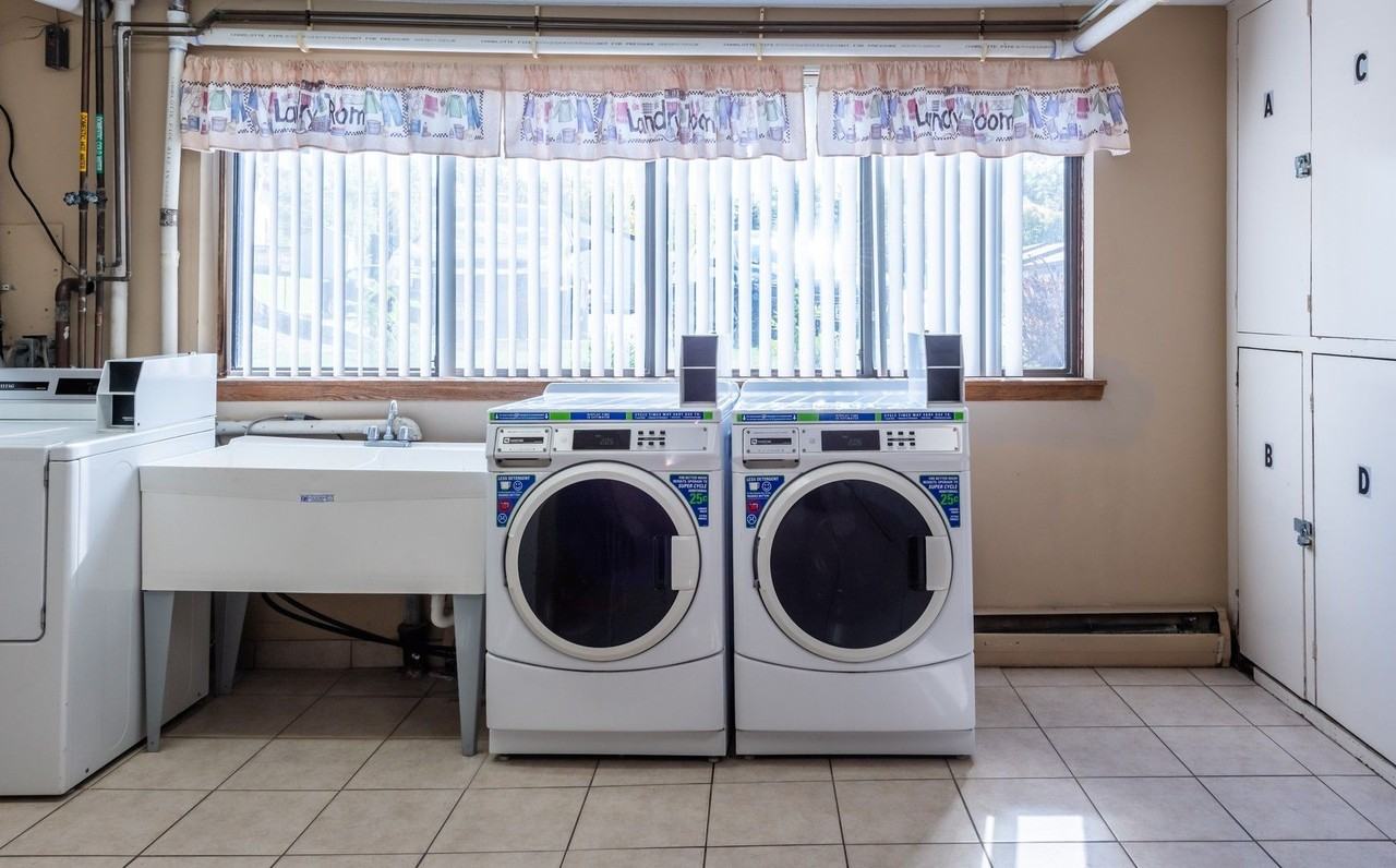 Lakeview Apartments - Photo 7 of 17