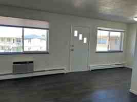 featured image of 2435 W 11th St
