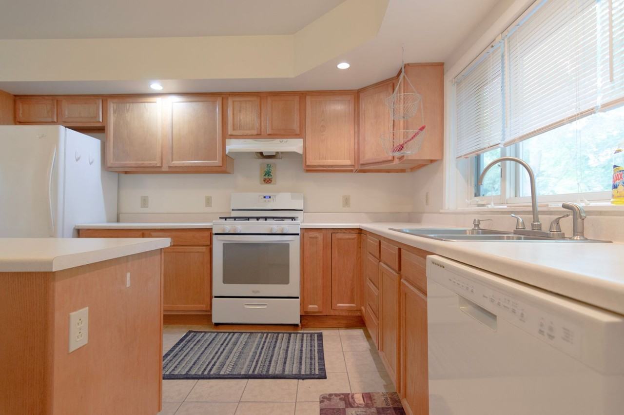 232 S. Geneva St - Photo 5 of 50