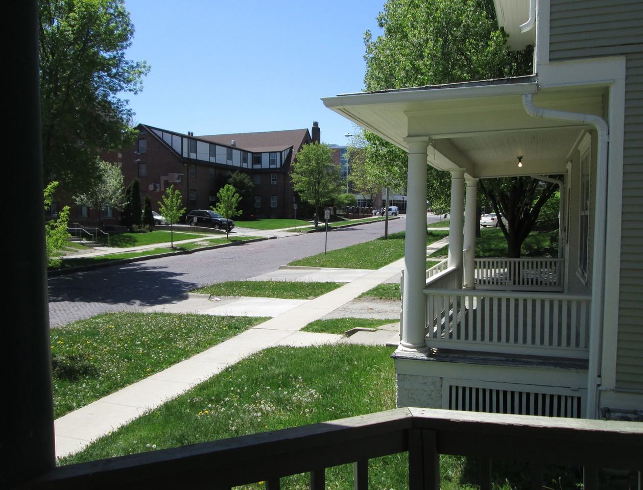 128 Davenport - Photo 2 of 25