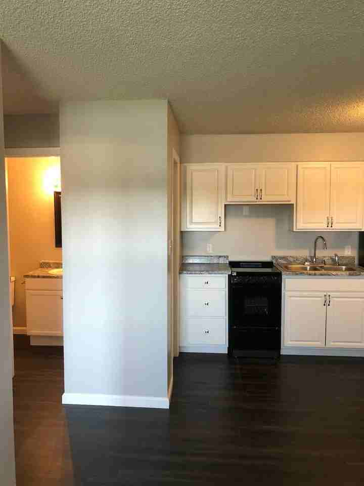 Eastview Apartments - Photo 7 of 32