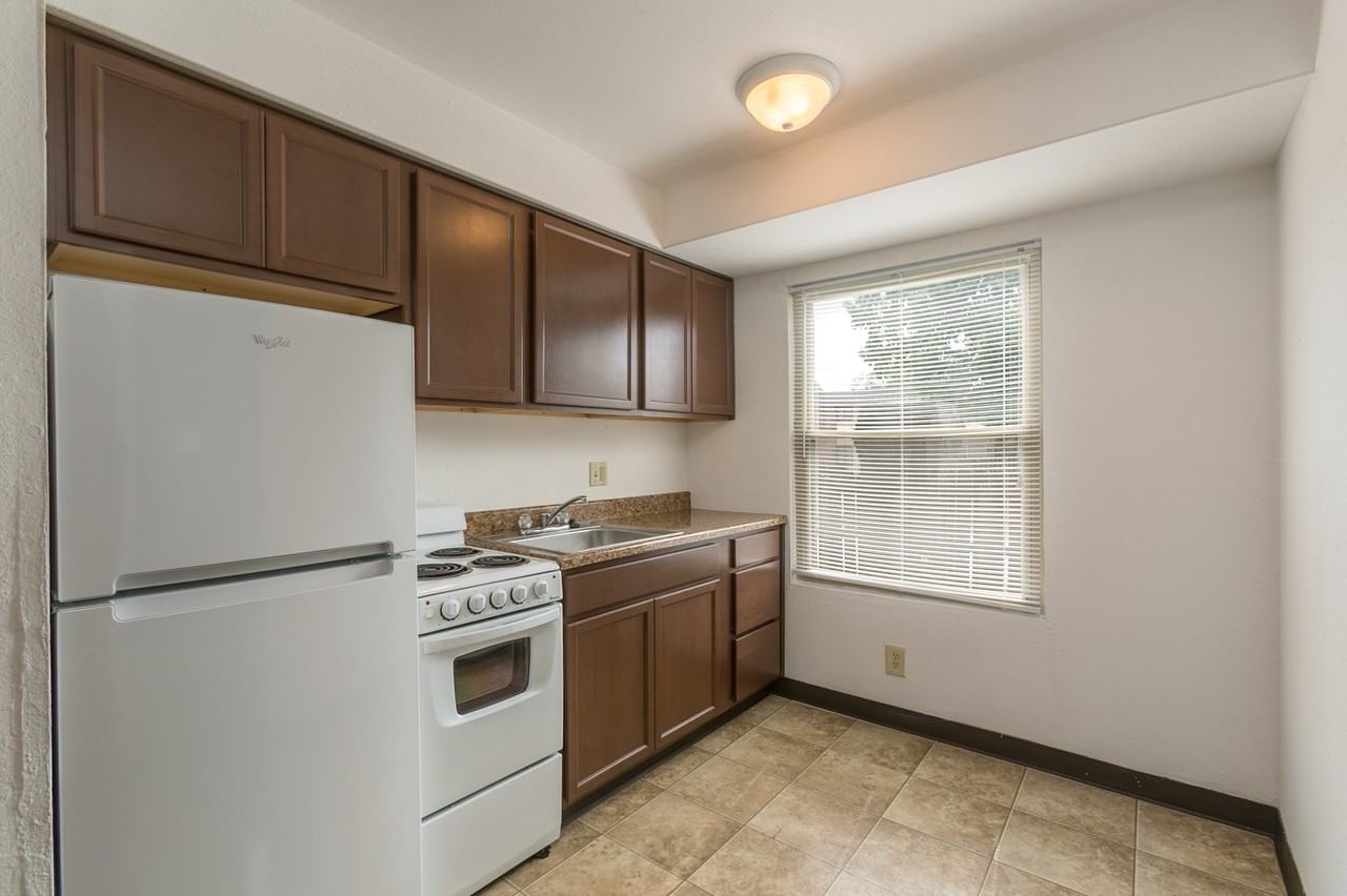 Eastview Apartments 2120 S Ingram Mill Rd, Springfield, MO 65804 Zumper