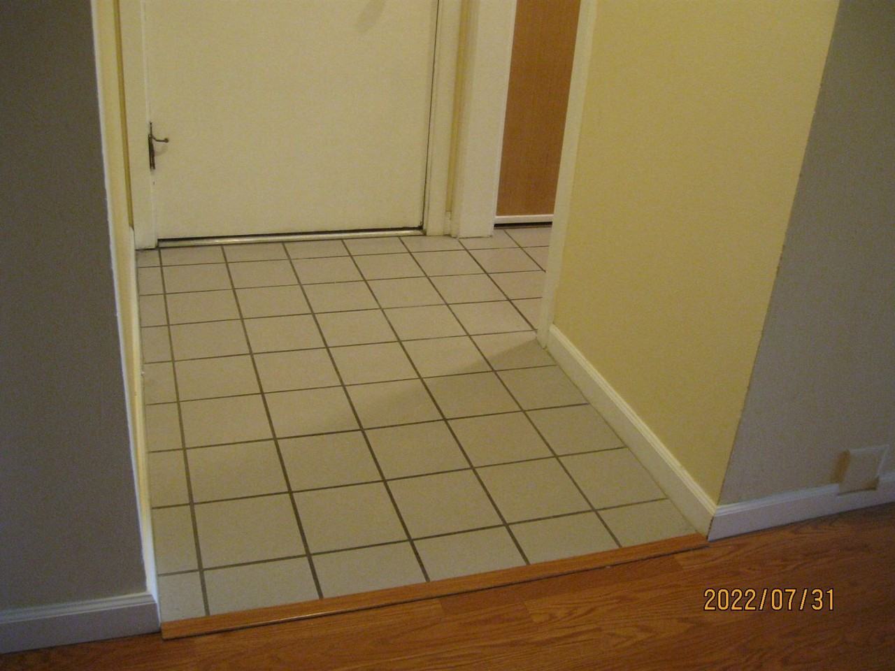 Townhouse Apartments - Photo 4 of 20