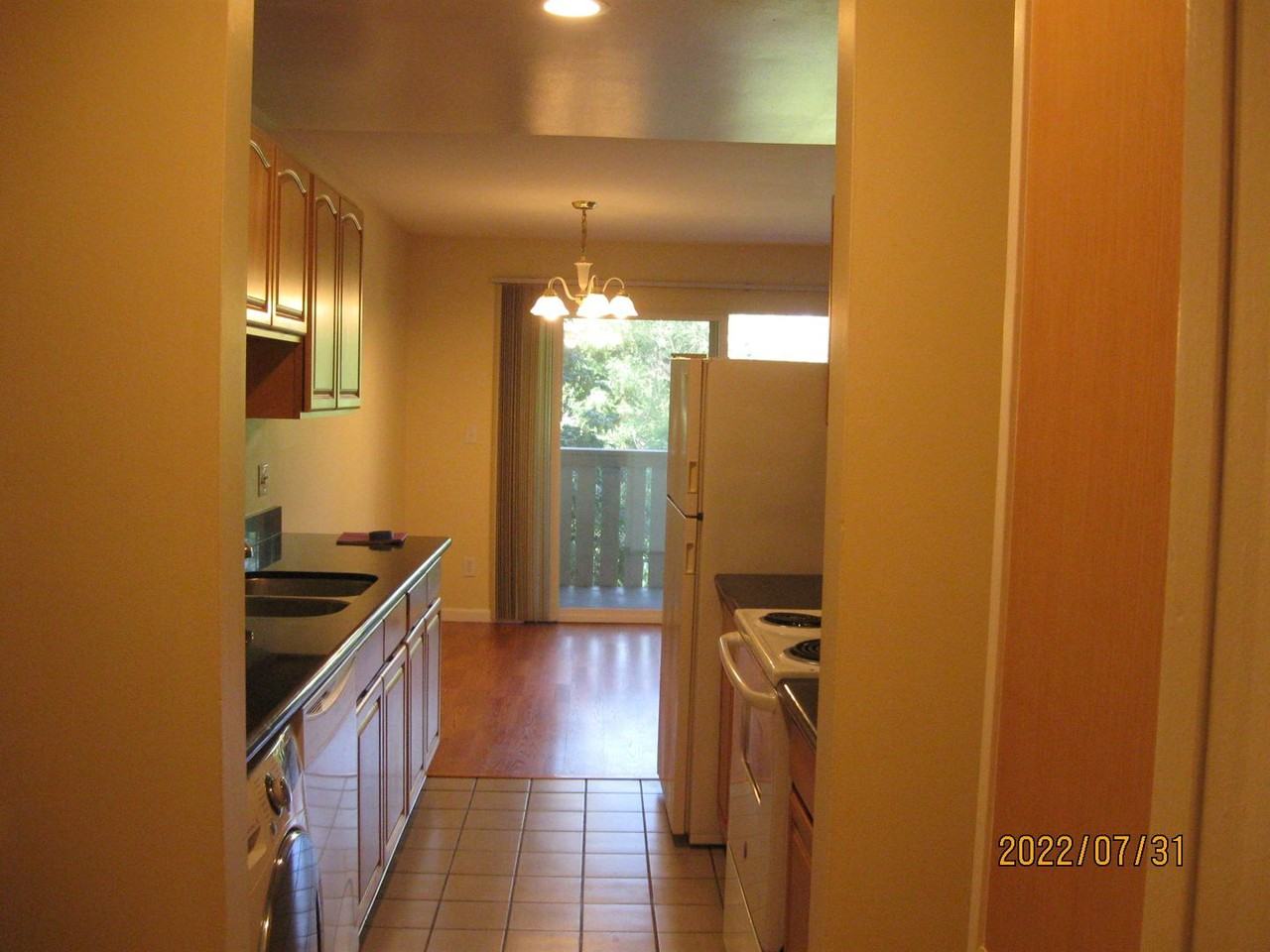 Townhouse Apartments - Photo 5 of 20