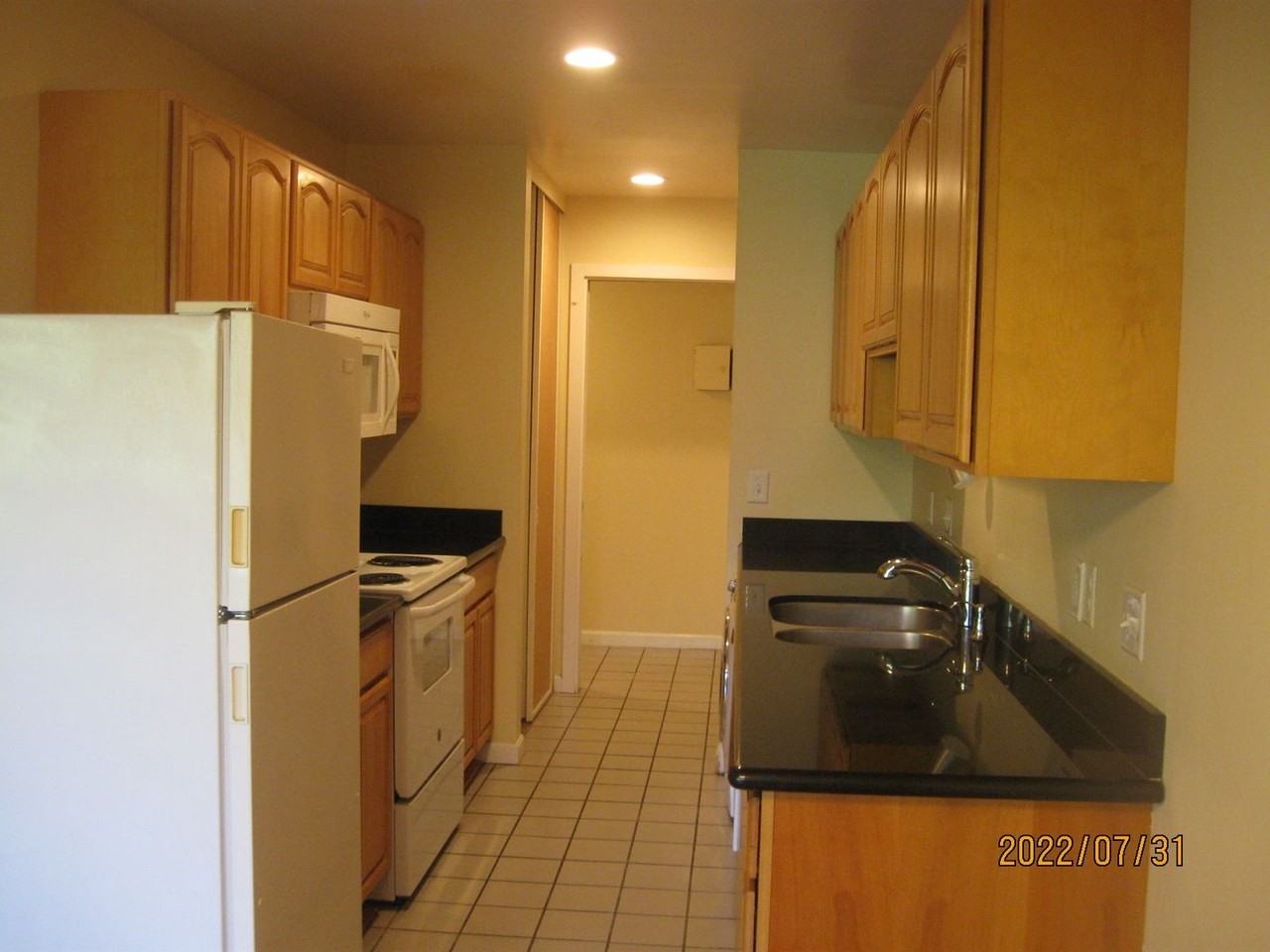 Townhouse Apartments - Photo 7 of 20