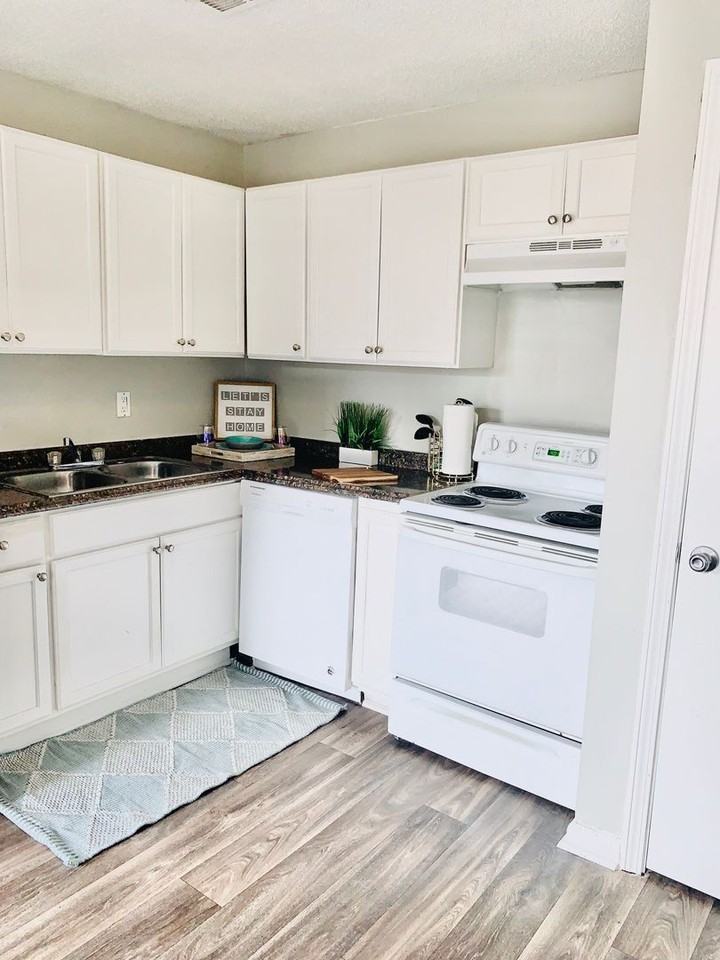 Dallas Terrace - Photo 2 of 12