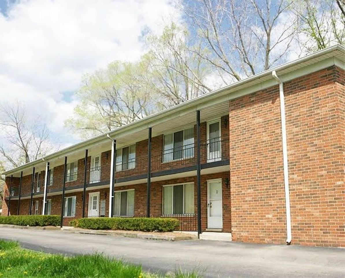 Clawson One Bedroom and One Bathroom Apartments 510 N Rochester Rd
