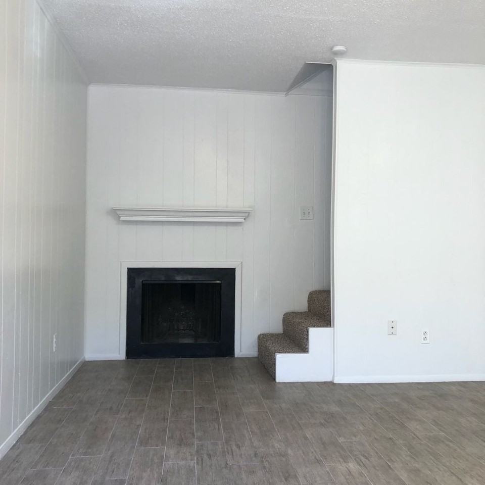 Bear Creek Apartments - Photo 5 of 35