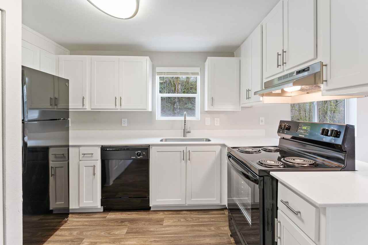 211 Oregon City Boulevard #211 - Photo 5 of 18