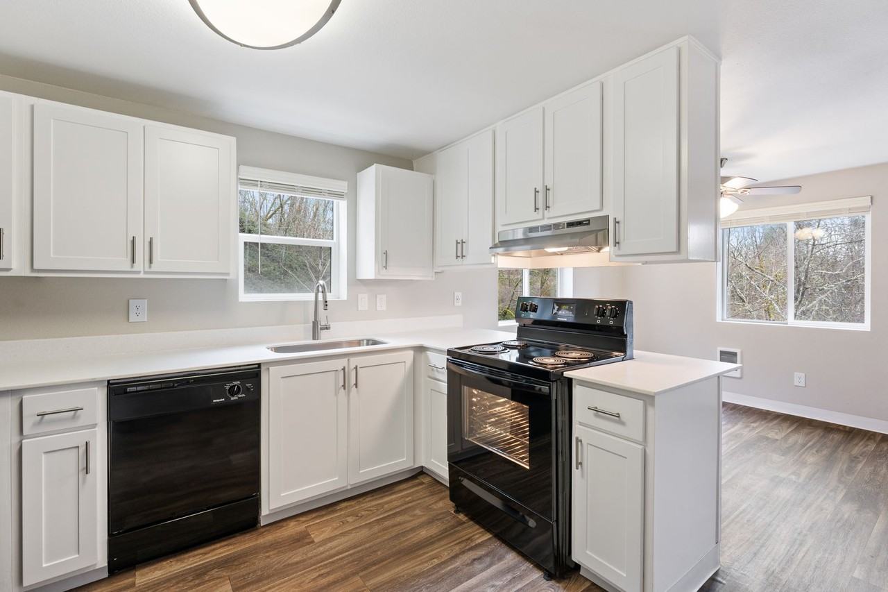 211 Oregon City Boulevard #211 - Photo 6 of 18