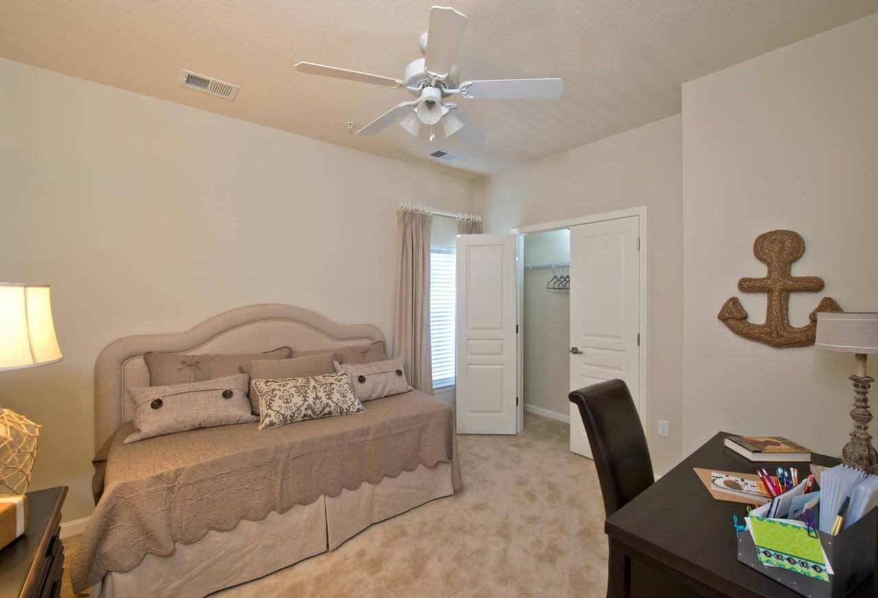 Meridian Harbourview - Photo 6 of 50