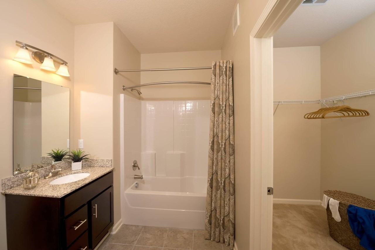 Meridian Harbourview - Photo 5 of 13