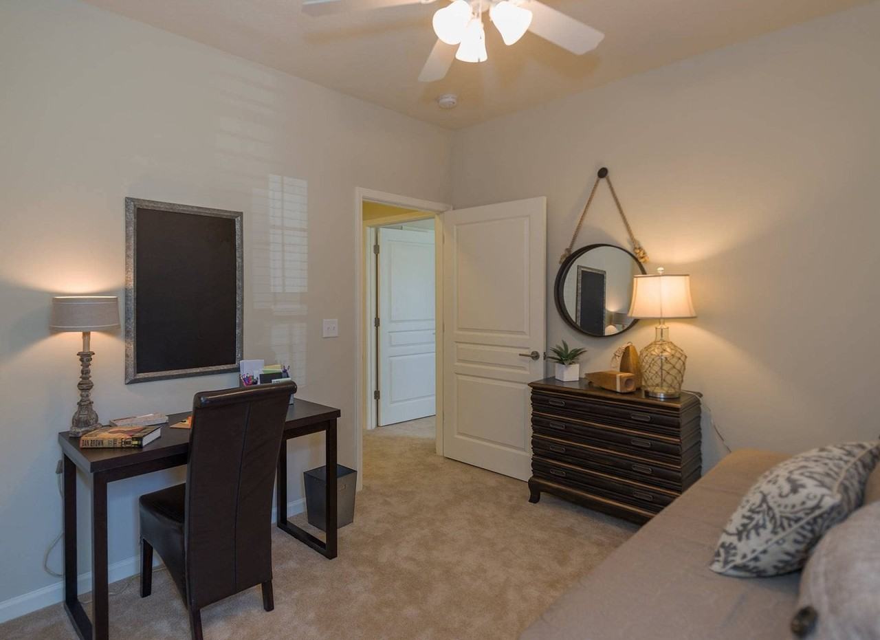 Meridian Harbourview - Photo 7 of 13
