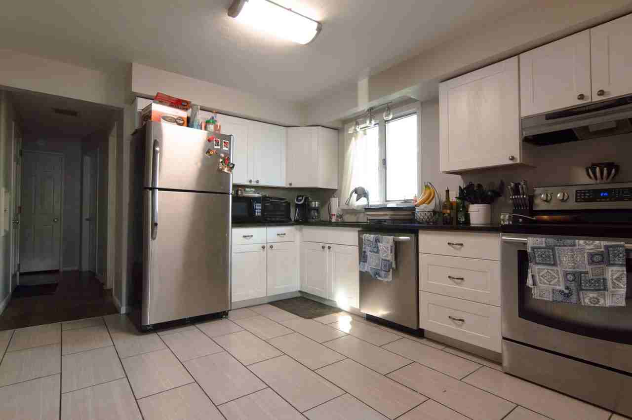 605 S Aurora Street - Photo 2 of 29