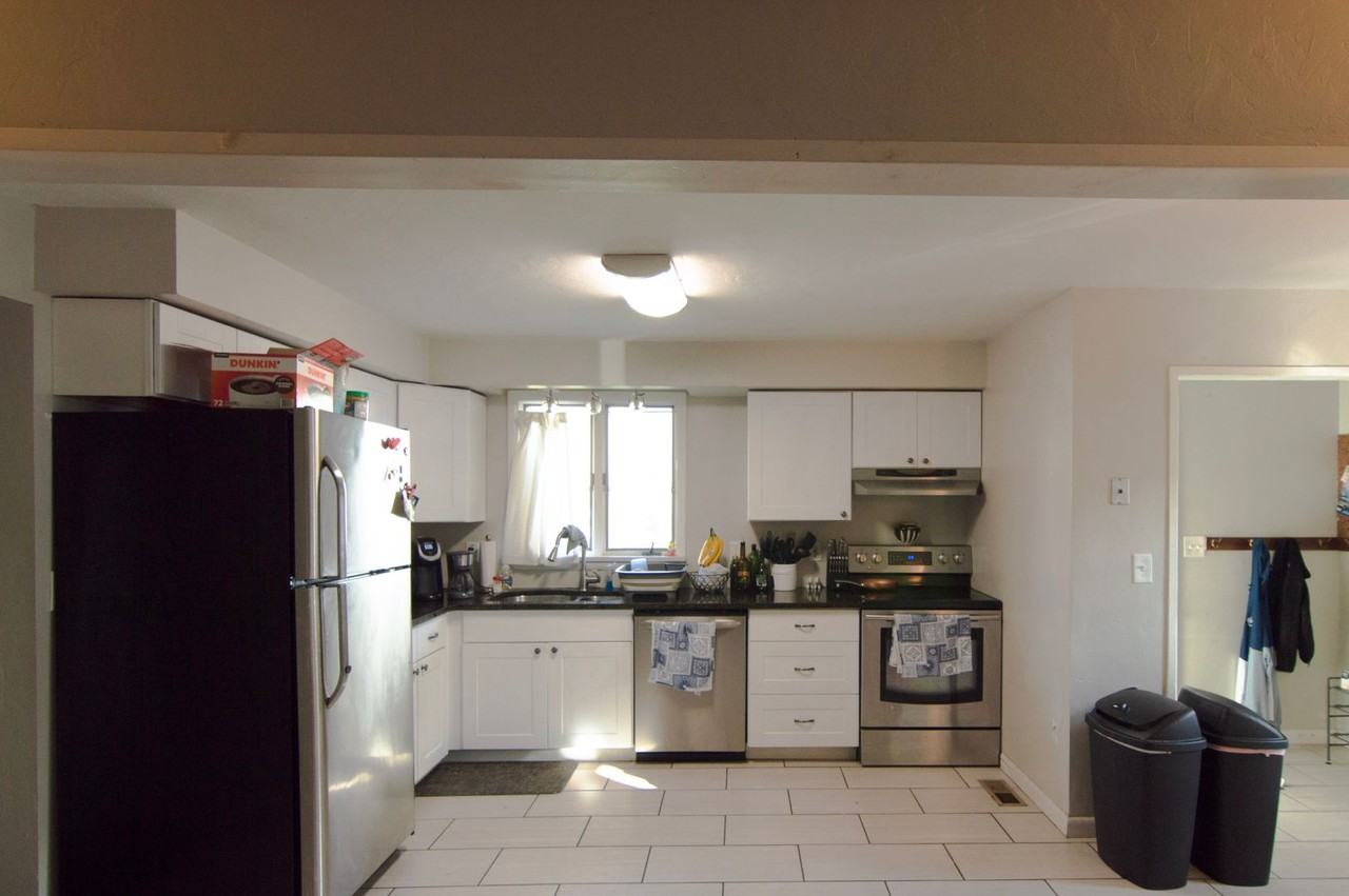 605 S Aurora Street - Photo 6 of 29