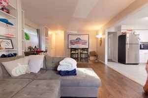 featured image of 605 S Aurora St