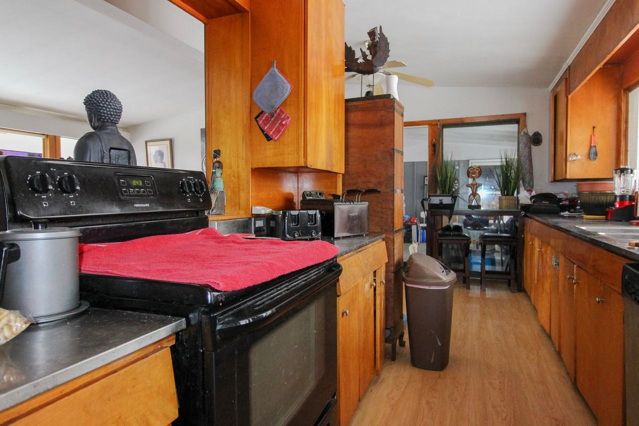 924 Danby Rd. - Photo 4 of 27