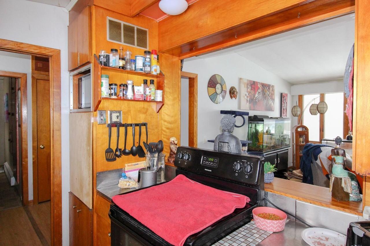 924 Danby Rd. - Photo 5 of 27