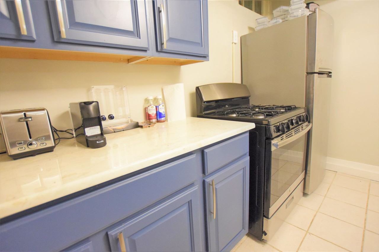 609 E State St - Photo 7 of 50